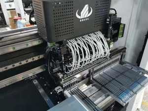 Διπλό βραχίονα SMT Pick And Place Machine Γραμμική Μαξ PCB 1200 * 300MM Συνέλευση